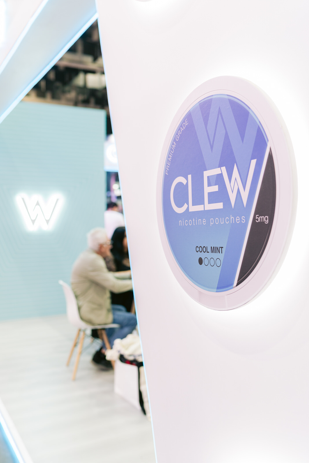 Clew World Vaper Show 2025 — grupo mujeres posando