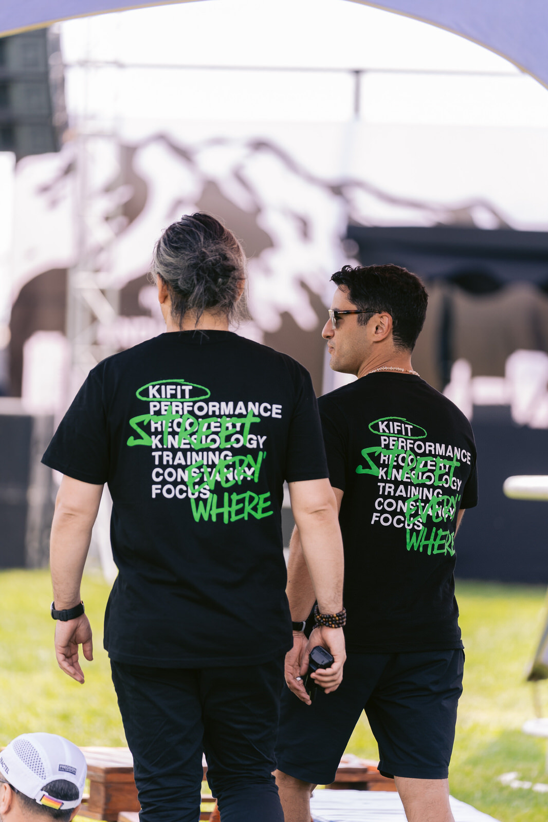 Kifit TNF Endurance Trail 2025 — personas espalda camisetas kifit texto