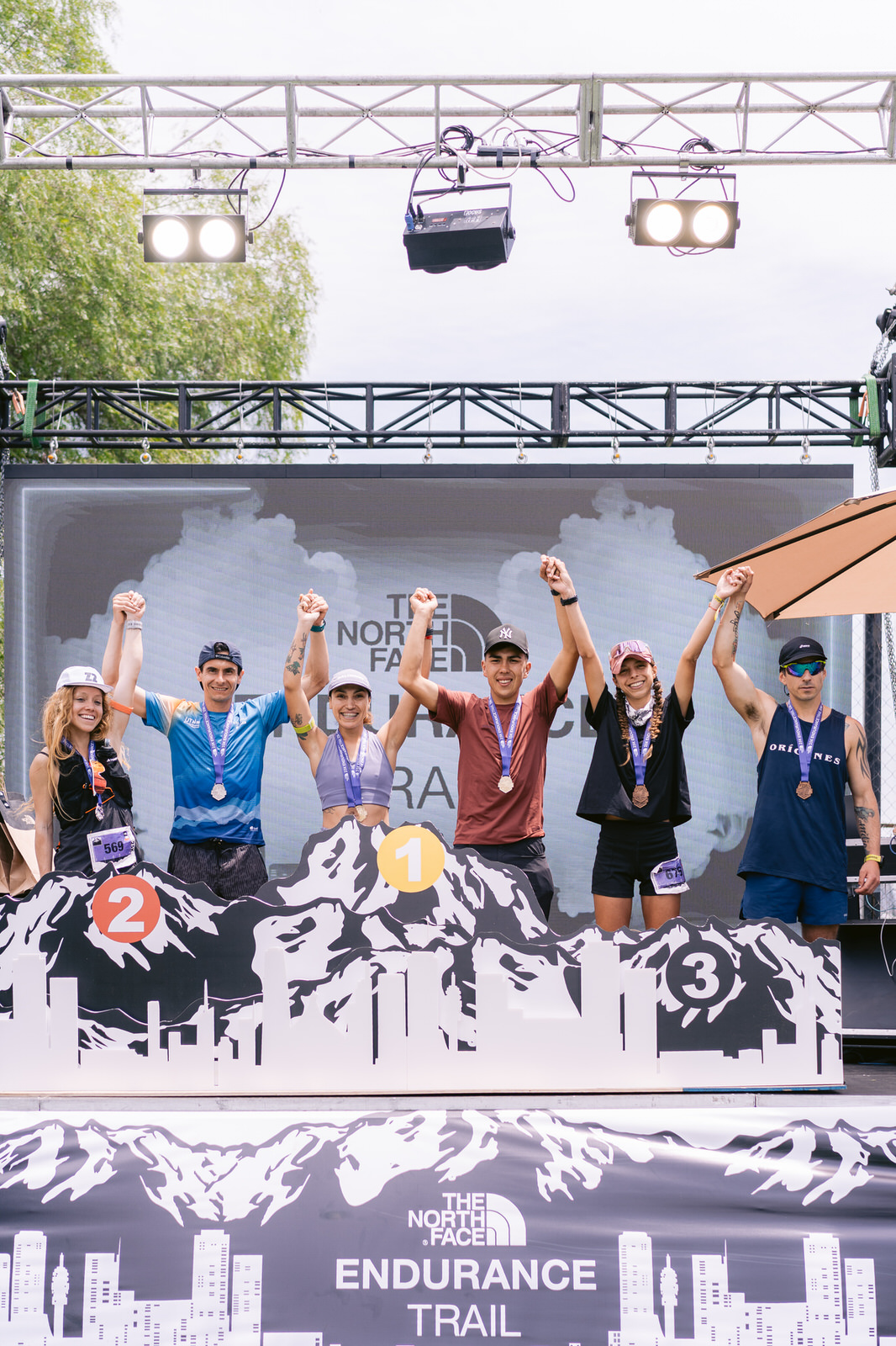 Kifit TNF Endurance Trail 2025 — podio grupo medallas tnf