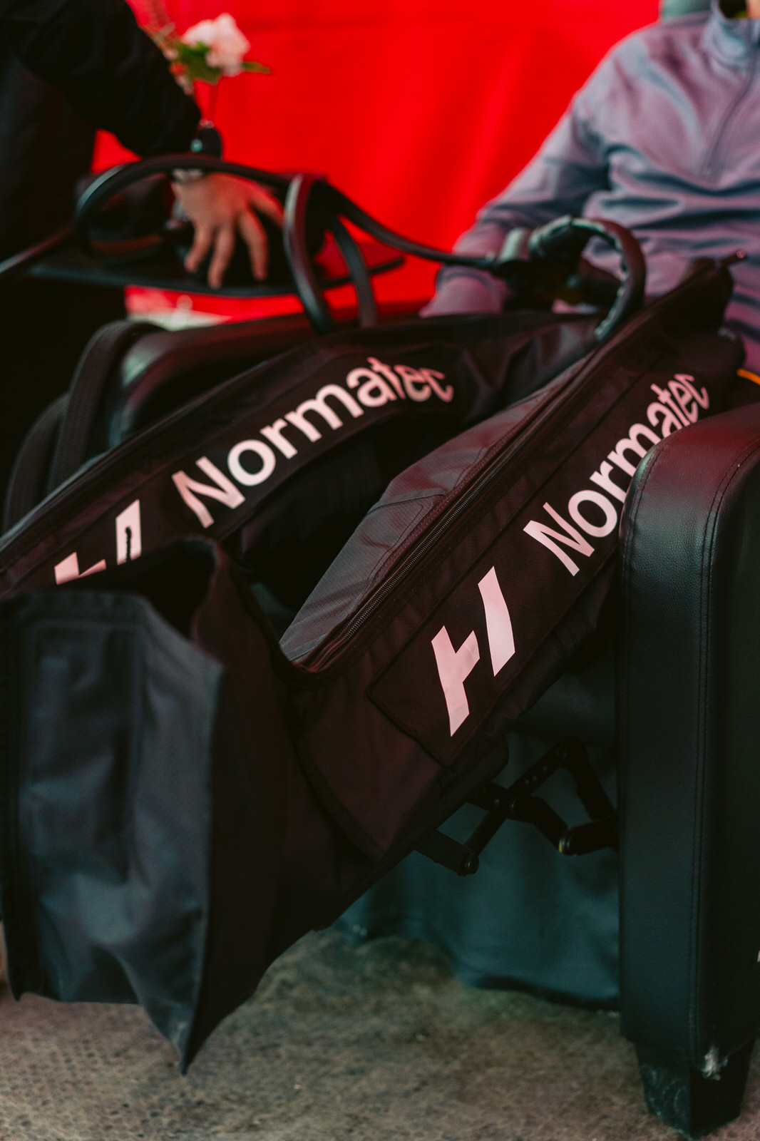 Maratón de Santiago 2025 — normatec botas compresion detalle
