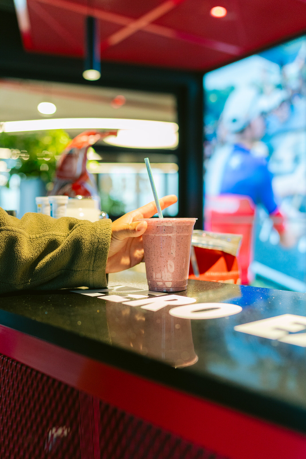 Red Bull RB Zero — batido rosa red bull fridge