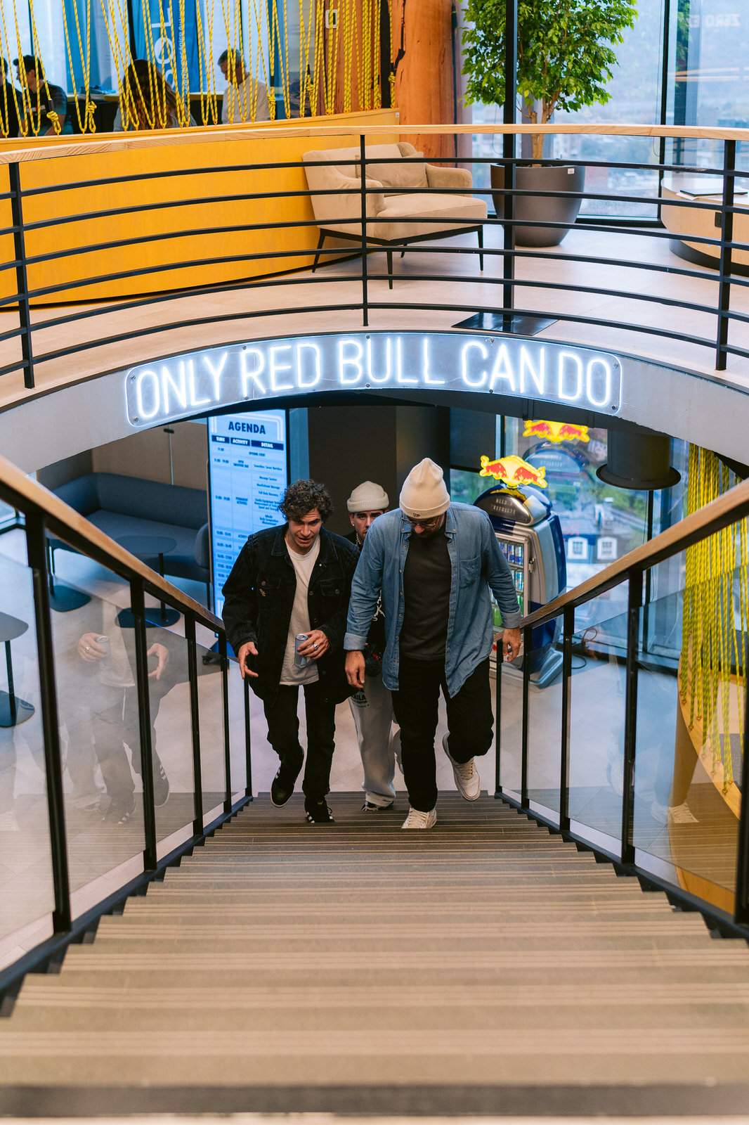 Red Bull RB Zero — pasillo entrada only red bull can do