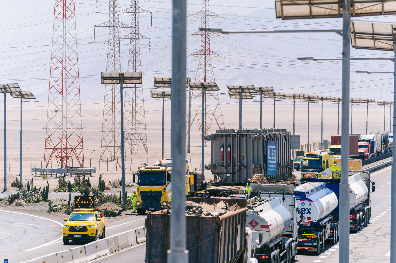 WEG Transformador Antofagasta — convoy carretera torres electricas 2