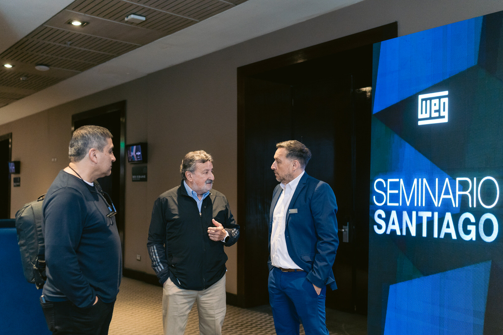 Networking letrero Seminario WEG Santiago